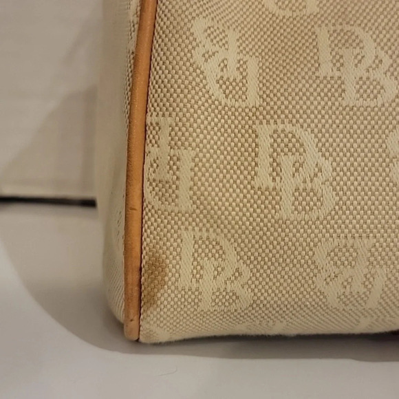 NWOT - DOONEY & BOURKE SHOULDER HANDBAG PURSE WITH IMPERFECTIONS - Picture 2 of 11